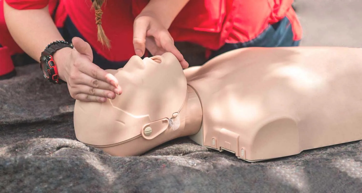 Курсы по оказанию первой помощи пострадавшим с практикой