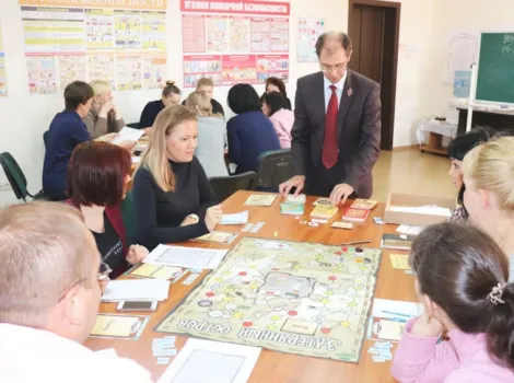 Оказание первой помощи пострадавшим с проведением в очном формате настольной бизнес-игры «Затерянный остров»