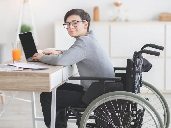 Деятельность ассистента (помощника) по организации технической помощи инвалидам и лицам с ОВЗ в образовательной организации