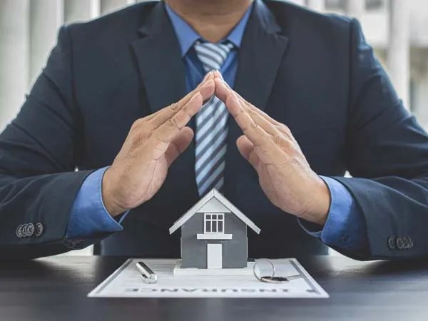 <p>Страховой агент. ПРОГРАММА В РАЗРАБОТКЕ</p>